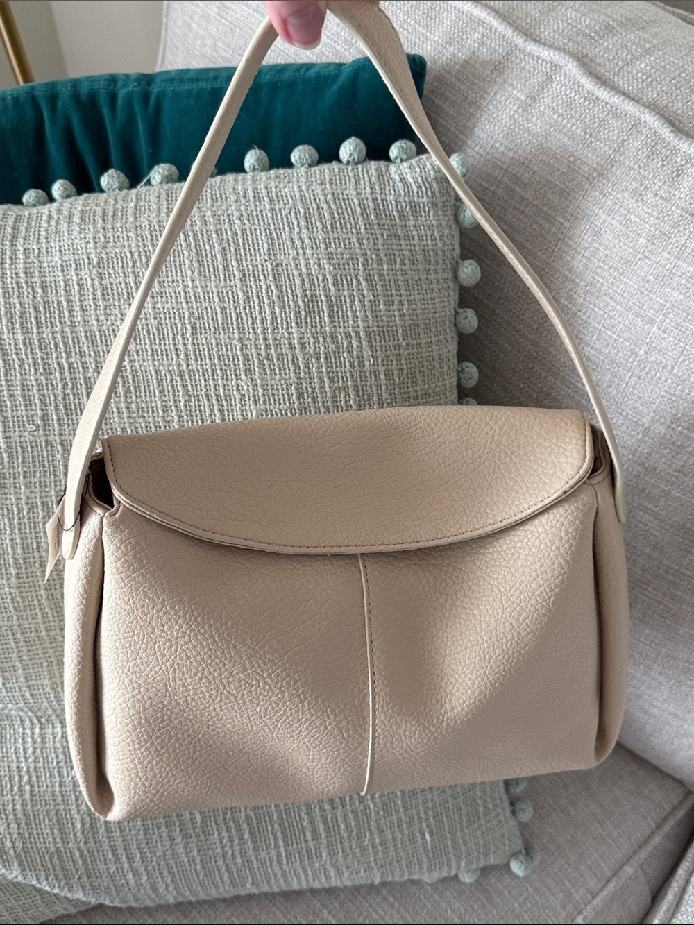 90s Minimalist Style Cream Pebbled Vegan Leather Shoulder Bag by Banana Republic